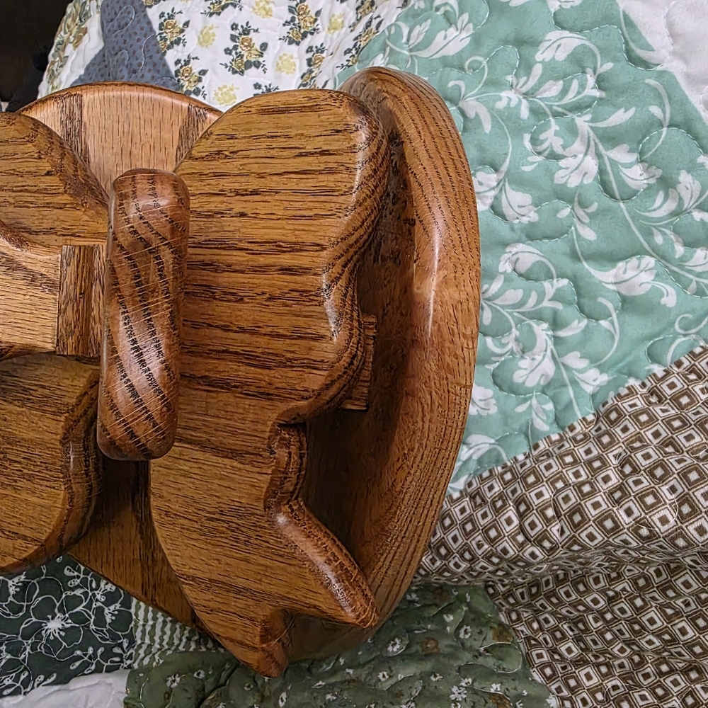 Vintage Solid Oak Bow & Heart Corner Quilt Display Hanger - Picture 6 of 14